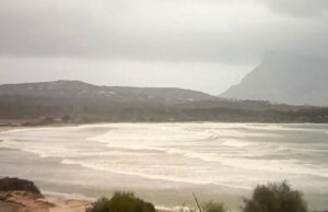 Il ciclone “Harry” sulle coste dell’Isola: le immagini dai mari della Sardegna | Fotogallery