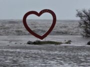 Capoterra, mareggiata insostenibile: evacuate circa 100 persone