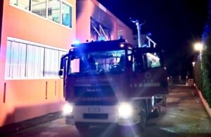 Incendio ad Alghero, salvati un uomo e il suo cane