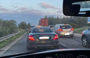 Caos sulla consortile di Macchiareddu: traffico in tilt con code chilometriche