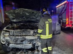 Notte di incendi nel Nuorese: tre veicoli distrutti