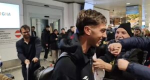 Cagliari, ecco Albarracìn! L’attaccante uruguaiano è sbarcato in Sardegna