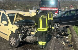 Spaventoso incidente a Macomer, scontro tra due auto: feriti in codice rosso