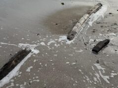 Cagliari, dalle mareggiate riaffiora un antico vascello al Poetto
