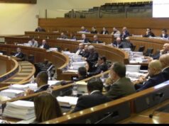 Finanziaria 2026 approvata in extremis, ma il centrodestra lascia l’Aula