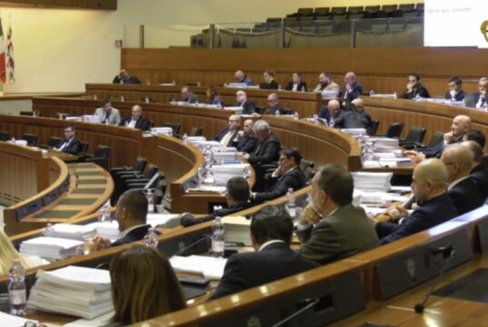 Consiglio regionale, pubblicati i redditi: in 9 oltre i 100mila euro