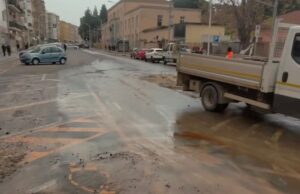 Cagliari, guasto alla condotta idrica in via Is Mirrionis: disagi alla viabilità