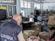 Maxi sequestro a Sassari, requisiti oltre 17.000 prodotti non sicuri