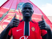 Luvumbo, primo siparietto a Maiorca: “Happy? Non parlo inglese, solo italiano”