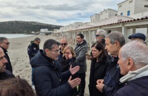Poetto, ipotesi sabbia di cava sulla spiaggia | Truzzu: “Subito chiarimenti”