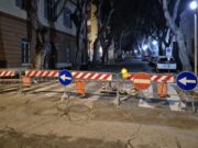 Cagliari, viale Merello chiusa per la buca che ha bloccato un bus