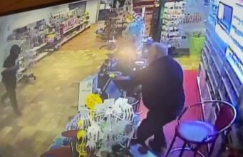 Alghero, rapina sventata con… una stecca di sigarette | Video