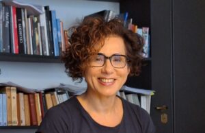 Addio ad Angela Azzaro, la giornalista nuorese è scomparsa a 59 anni