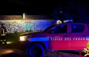 Incendio a Olbia, fiamme nei pressi della stazione: salvati due clochard