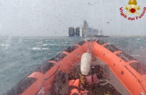 Porto Torres, paura in mare per un traghetto in difficoltà | Video