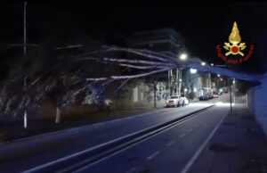 Vento forte nel Nuorese, soccorsi senza tregua: oltre 400 interventi | Video