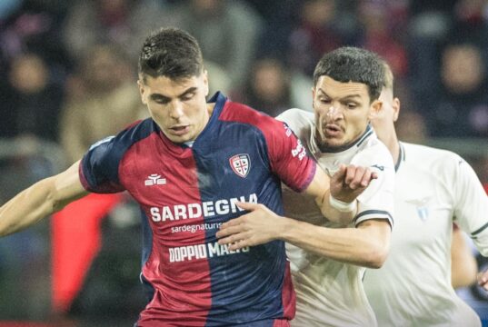 Cagliari-Lazio 0-0, i rossoblù sprecano tanto e chiudono col brivido