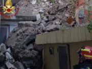 Bosa, crolla parte del vecchio seminario: evacuate tre case