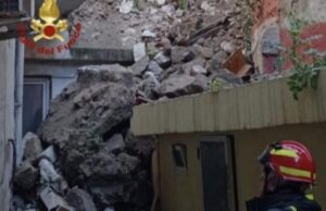 Bosa, crolla parte del vecchio seminario: evacuate tre case