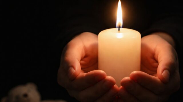 candela-accesa-lutto