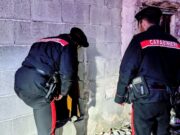 Pula, cocaina nascosta nelle fessure di un muro: 32enne in manette