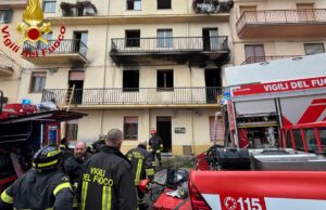 Incendio in appartamento a Nuoro, un uomo in ospedale: evacuate due famiglie