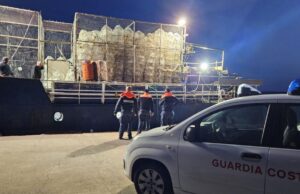 Gamberi pescati illegalmente: maxi sequestro al largo dell’Isola del Toro