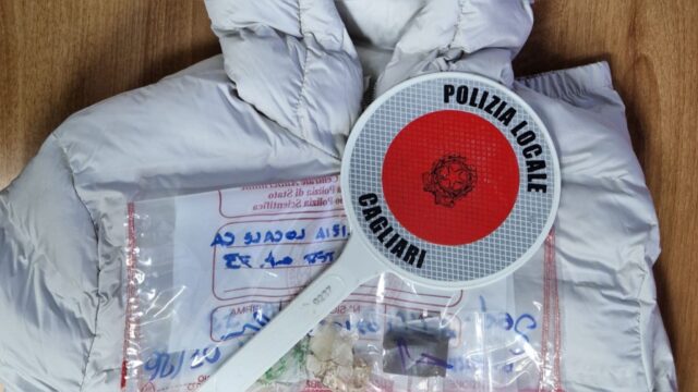 furto-giubbotto-cagliari