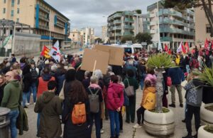 Sanità in crisi e lunghe liste d’attesa: Cagliari scende in piazza per manifestare
