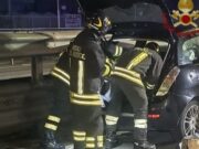 Cagliari, auto contro guardrail sull’Asse Mediano: due ferite gravi