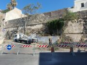 Cagliari, cadono calcinacci: cambia il traffico in via Porcell, Fiume e Anfiteatro