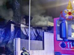 Incendio a Settimo San Pietro, a fuoco un’autocarrozzeria nella zona industriale