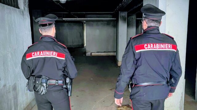 carabinieri in garage