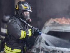 Decimoputzu, a fuoco l’auto del sindaco: torna l’incubo intimidazioni