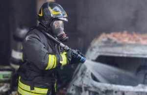 Decimoputzu, a fuoco l’auto del sindaco: torna l’incubo intimidazioni