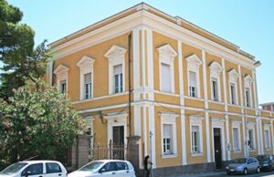 Concorso IZS, polemica su nuova selezione | Meloni (FdI): “Uno spreco”