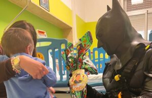 Supereroi in ospedale a Sassari: sorrisi per i piccoli pazienti