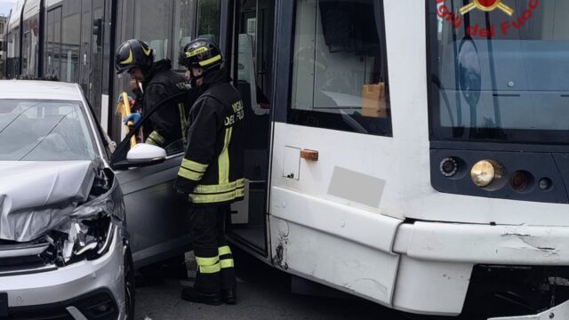 scontro-auto-metro-cagliari