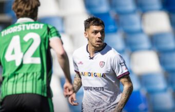 Sassuolo-Cagliari 2-1, rossoblù rimontati: 4 sconfitte di fila, ora è dura