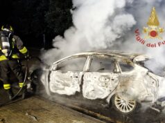 Incendio a Dolianova, auto in fiamme nella notte: nessuna persona coinvolta
