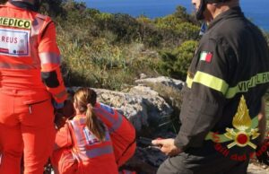 Cagliari, brutta caduta a Calamosca: turista americana ferita