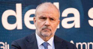 Sanità, Schillaci a Cagliari: “Avanti con medicina territoriale e stop liste d’attesa”