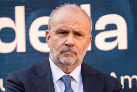 Sanità, Schillaci a Cagliari: “Avanti con medicina territoriale e stop liste d’attesa”