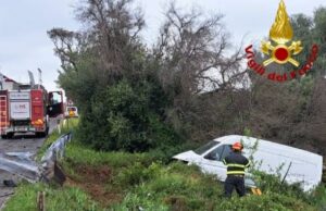 Cuglieri, si ribalta con il furgone sulla 292: conducente in codice rosso