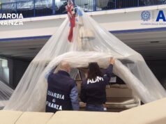 Olbia, controlli su imbarcazioni di lusso: sequestrato yacht da 600.000 euro | Video