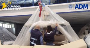 Olbia, controlli su imbarcazioni di lusso: sequestrato yacht da 600.000 euro | Video