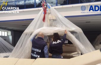 Olbia, controlli su imbarcazioni di lusso: sequestrato yacht da 600.000 euro | Video