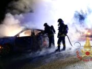 Paura a Villasor, auto in fiamme in via Cagliari: non si registrano feriti
