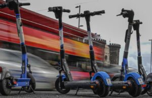Monopattini elettrici, via alla produzione e distribuzione delle targhe anche sull’Isola