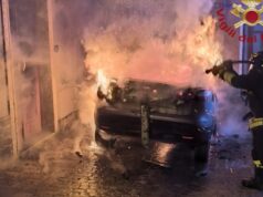 Sant’Antioco, auto in fiamme nella notte: danni anche a un’abitazione